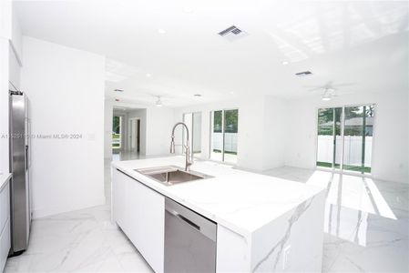 New construction Single-Family house 900 24 Road, Miami, FL 33129 - photo 17 17