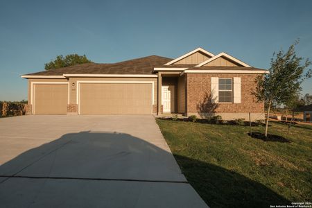 New construction Single-Family house 12311 Flatiron Way, San Antonio, TX 78002 Kingsley- photo 3 3
