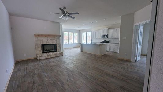 New construction Single-Family house 1319 Hickory Court, Weatherford, TX 76086 Cascade II- photo 5 5
