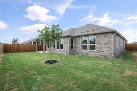 New construction Single-Family house 401 Eaton Drive, Justin, TX 76247 - photo 33 33