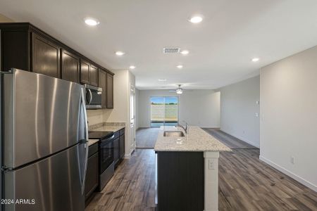 New construction Single-Family house 639 S West Virginia Avenue, Florence, AZ 85132 - photo 4 4