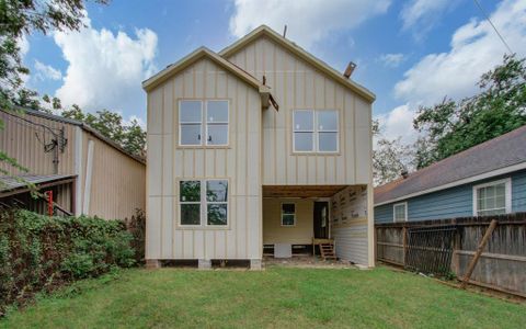 New construction Single-Family house 7709 Avenue L, Houston, TX 77012 - photo 0