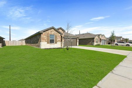 New construction Single-Family house 610 Hidden Brook, Baytown, TX 77523 - photo 3 3