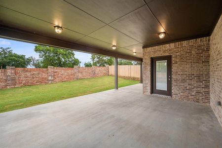 New construction Single-Family house 2663 Streamside Drive, Burleson, TX 76028 - photo 19 19