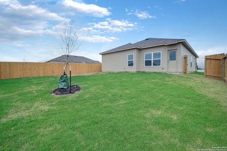 New construction Single-Family house 290 Rolling Hills, New Braunfels, TX 78130 RC Kendall- photo 16 16