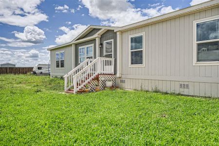 New construction Manufactured Home house 530 Arrowhead Cv, Kyle, TX 78640 - photo 0