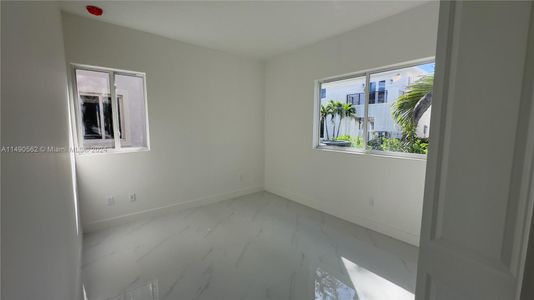 New construction Single-Family house 3562 Forest View Circle, Fort Lauderdale, FL 33312 - photo 15 15