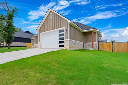 New construction Single-Family house 166 W Magnolia Circle, La Vernia, TX 78121 - photo 29 29