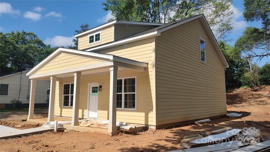 New construction Single-Family house 221 N Lee Street, Mount Holly, NC 28120 - photo 2 2