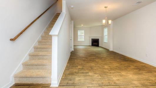 New construction Single-Family house 1028 Rosewood Drive, Dallas, NC 28034 - photo 5 5
