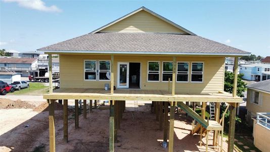 New construction Single-Family house 18 Edgewater, Bayou Vista, TX 77563 - photo 0 0