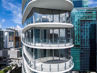 New construction Condo/Apt house 300 Biscayne Blvd Way, Unit 3001, Miami, FL 33131 - photo 0