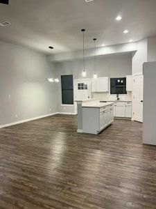New construction Single-Family house 207 Laurel Ln, Spicewood, TX 78669 - photo 4 4