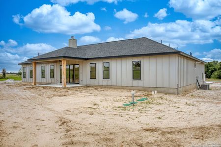 New construction Single-Family house 109 Hidden Ranch Cove, Floresville, TX 78114 - photo 17 17