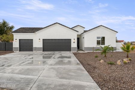 New construction Single-Family house 15200 S Country Club Way, Arizona City, AZ 85123 - photo 0