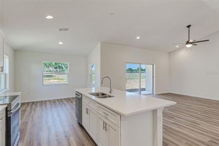 New construction Single-Family house 1038 Thompson Avenue, Frostproof, FL 33843 - photo 3 3