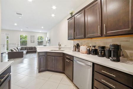 New construction Townhouse house 4154 Greenway Dr, Hollywood, FL 33021 - photo 4 4