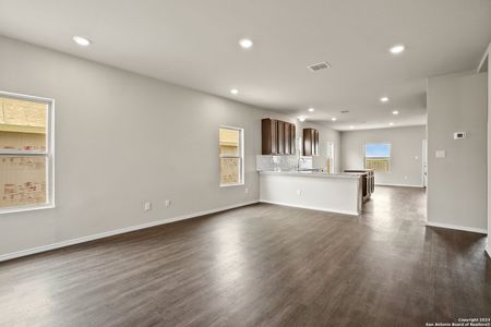 New construction Single-Family house 2662 Downsbury Rd, New Braunfels, TX 78130 - photo 3 3