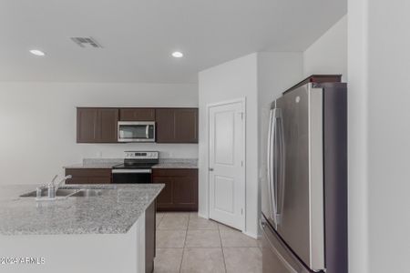 New construction Single-Family house 1046 W Chimes Tower Drive, Casa Grande, AZ 85122 - photo 4 4