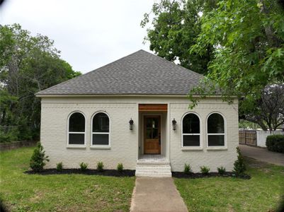 New construction Single-Family house 413 E Lee Avenue, Weatherford, TX 76086 - photo 21 21
