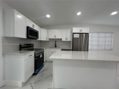 New construction Single-Family house 9960 Sw 41St St, Miami, FL 33165 - photo 3 3