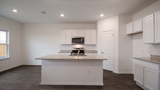New construction Duplex house 18405-A Cremello Drive, Manor, TX 78653 The Cypress- photo 8 8