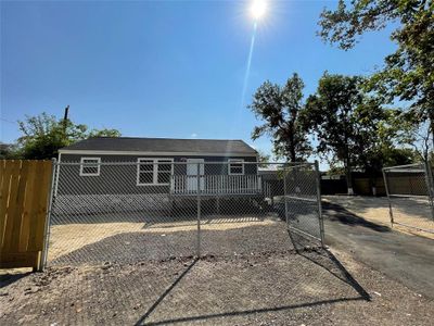 New construction Single-Family house 530 Pine Lane, Crosby, TX 77532 - photo 0