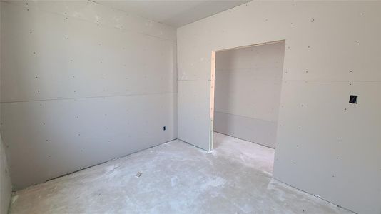 New construction Single-Family house 921 Palo Brea Loop, Hutto, TX 78634 Eleanor Homeplan- photo 5 5