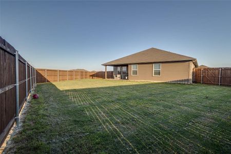 New construction Single-Family house 1769 Willow Creek Road, Lancaster, TX 75146 - photo 16 16