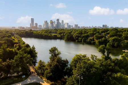 New construction Single-Family house 2104 Riverview St, Unit 1, Austin, TX 78702 - photo 35 35