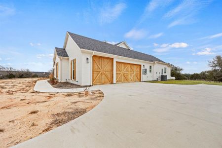New construction Single-Family house 1208 Eagles Bluff Drive, Weatherford, TX 76087 - photo