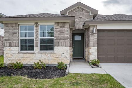 New construction Single-Family house 607 Hidden Brook Drive, Baytown, TX 77523 - photo 4 4