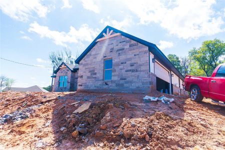 New construction Single-Family house 3924 Seminole Trail, Granbury, TX 76048 - photo 33 33
