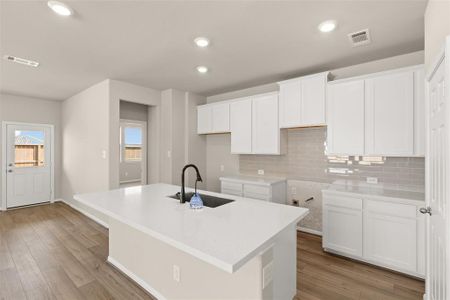 New construction Single-Family house 3013 Evian Lane, League City, TX 77573 Hamilton- photo 3 3