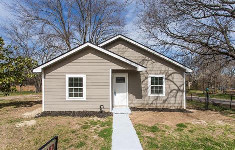 New construction Single-Family house 300 S 3Rd Street, Bonham, TX 75418 - photo 0