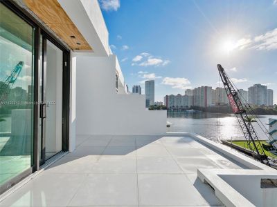 New construction Townhouse house 4002 Ne 167 St, North Miami Beach, FL 33160 - photo 35 35