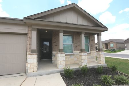 New construction Single-Family house 4402 Revetment Way, San Antonio, TX 78223 - photo 2 2