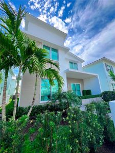 New construction Single-Family house 5022 Grandiflora Rd, Palm Beach Gardens, FL 33418 - photo 3 3
