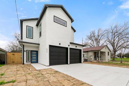 New construction Single-Family house 1000 4Th St, Lockhart, TX 78644 - photo 0