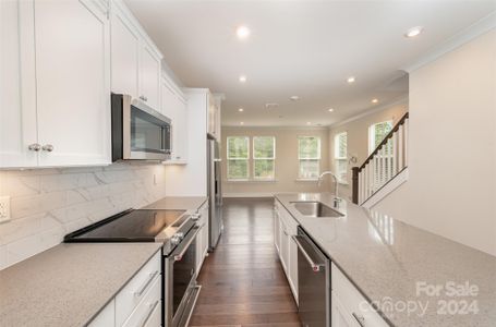 New construction Townhouse house 1455 Briar Creek Road, Charlotte, NC 28205 - photo 5 5