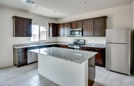 New construction Single-Family house 43717 Cypress Lane, Maricopa, AZ 85138 - photo 7 7