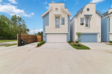 New construction Single-Family house 1051 Glenn Avenue, Houston, TX 77088 - photo 0