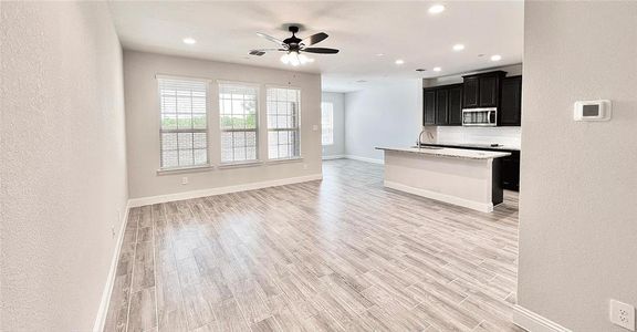 New construction Townhouse house 616 Sandiford Court, Mansfield, TX 76063 Athens- photo 4 4