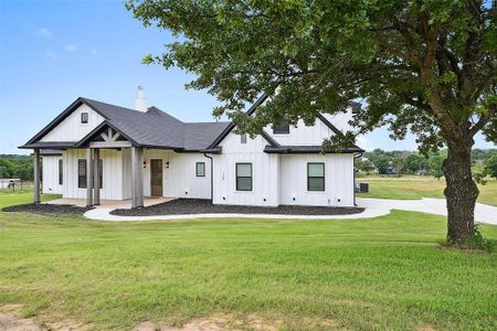 New construction Single-Family house 120 Grace View Road, Weatherford, TX 76088 - photo 0 0