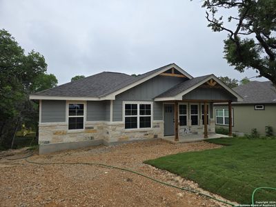 New construction Single-Family house 834 Ledgeview Dr, Canyon Lake, TX 78133 - photo 2 2