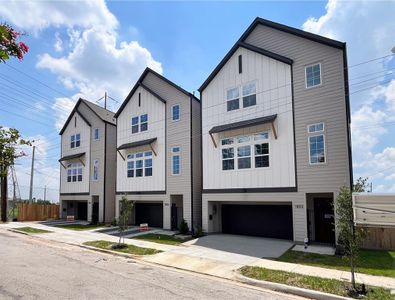 Elegant Modern Homes with Attached Garages