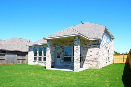 New construction Single-Family house 138 Water Grass Trail, Clute, TX 77531 The Winchester- photo 17 17