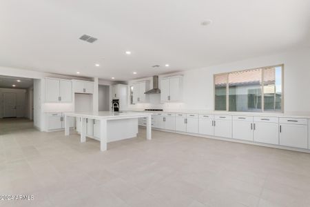 New construction Single-Family house 11945 W Luxton Lane, Avondale, AZ 85323 - photo 4 4