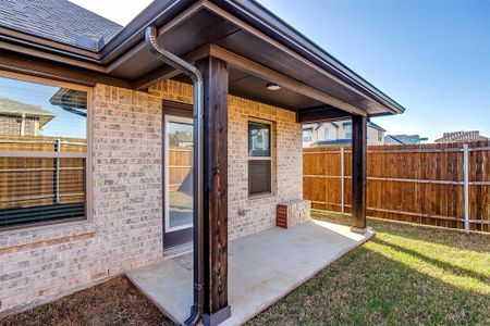 New construction Single-Family house 1012 Wasatch Court, Burleson, TX 76028 - photo 35 35