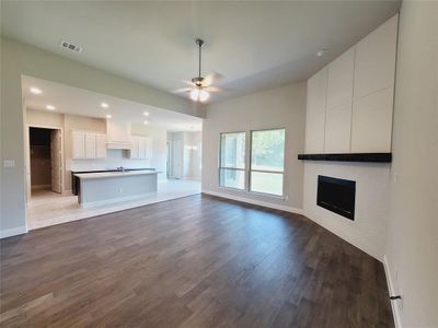 New construction Single-Family house 7051 Champion Road, Midlothian, TX 76065 - photo 8 8